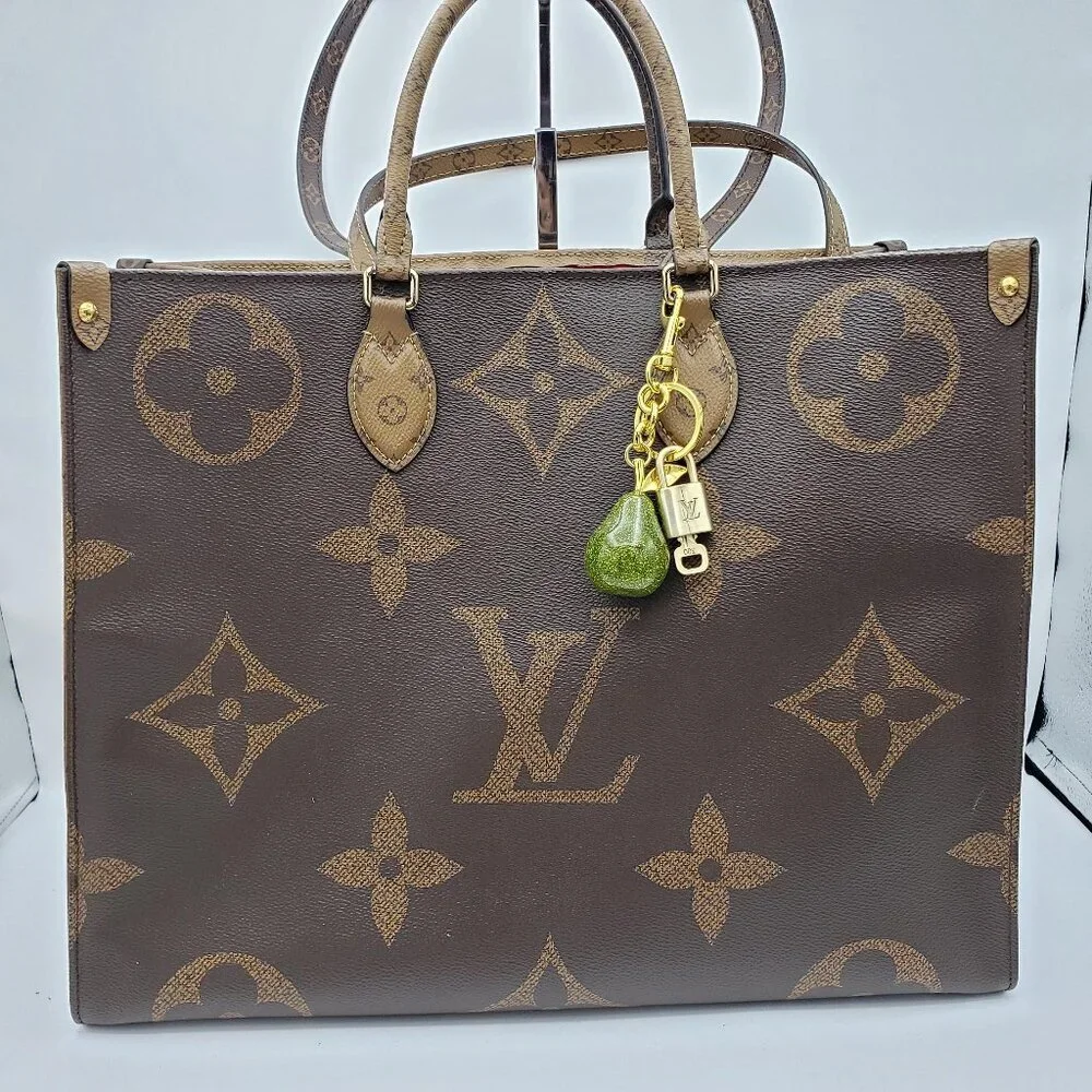 Authentic Louis Vuitton Gold Lock & Key ✨Unbranded Avocado Bag Charm Keychain